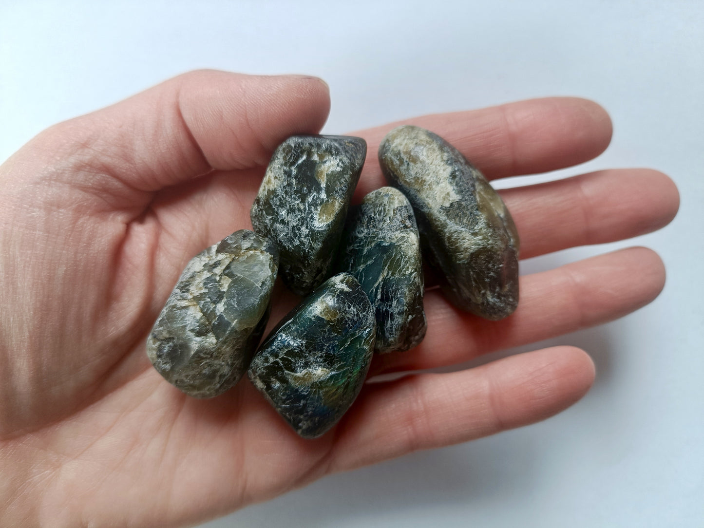 Labradorite tumbled stones